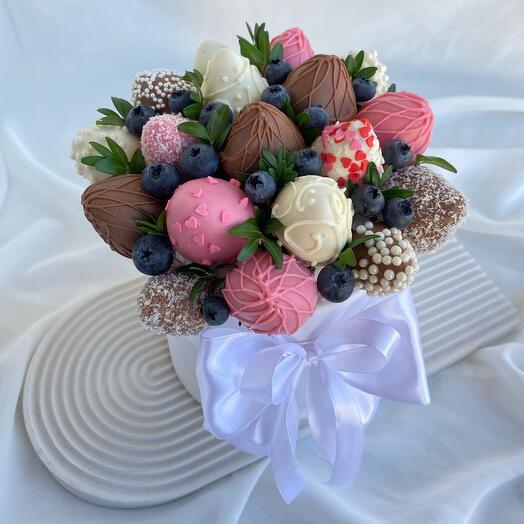 Bouquet of chocolate-covered strawberries with flowers