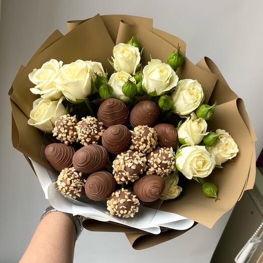 Ramo de fresas cubiertas de chocolate y rosa de arbusto de Ensueño 🩶