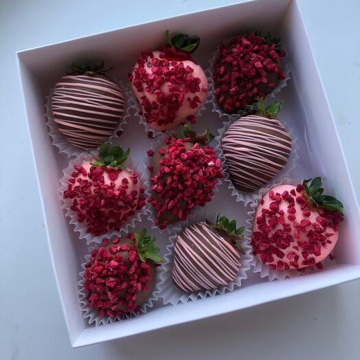 Клубника в шоколаде 9 ягод для любимой, в подарок