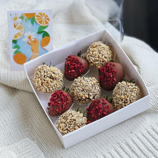 Клубника в шоколаде «Шоколадное удовольствие» 9 шт