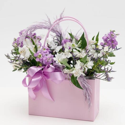 Нежная композиция в коробке