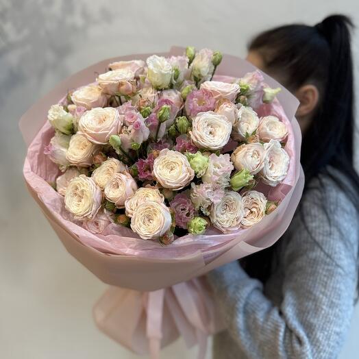 Buquê com rosa spray