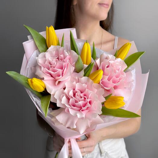 Французские розы и желтые тюльпаны нежный букет