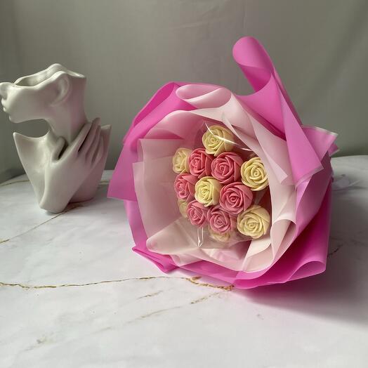 Съедобный букет из 13 шоколадных роз жене, девушке, маме, подруге