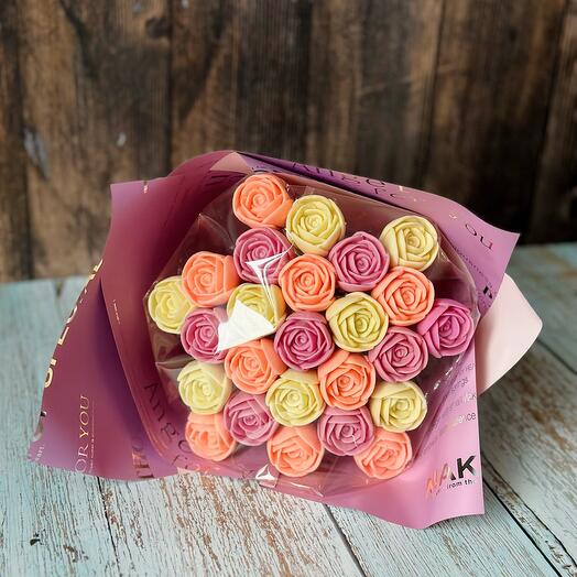 25 роз из бельгийского шоколада на 8 марта