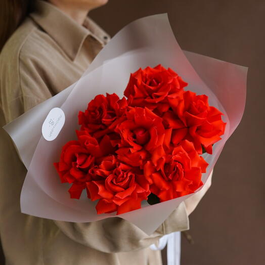 Monobook 7 made of red roses Nina