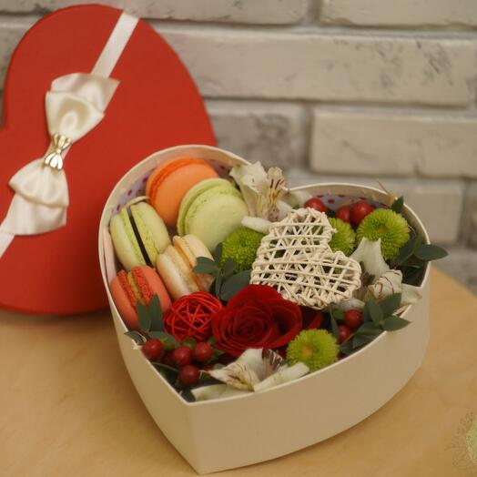 Коробка с макарунами