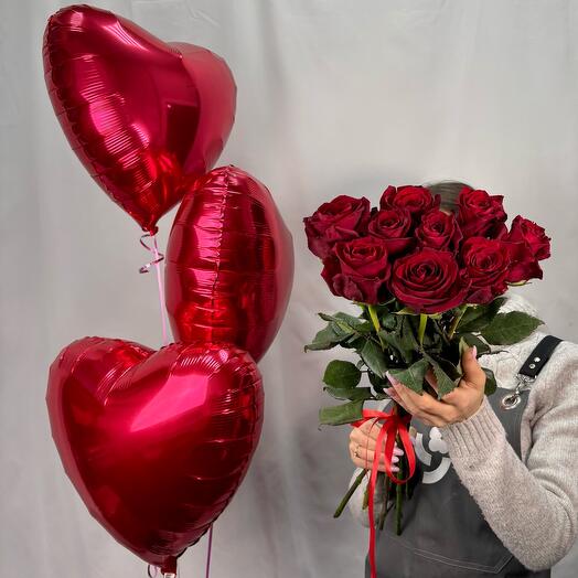 Combo: 9 rosas rojas y 3 corazones
