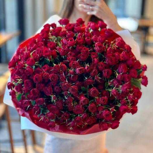 49 пионовидных роз