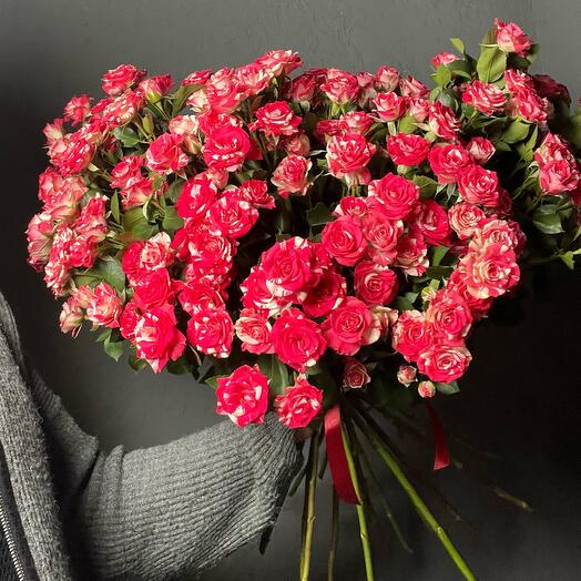 Букет из 21 кустовой розы♥️