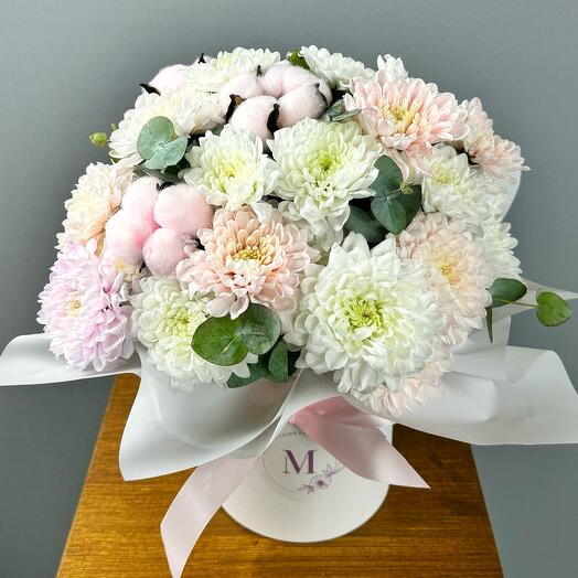 Delicate composition with cotton and chrysanthemums