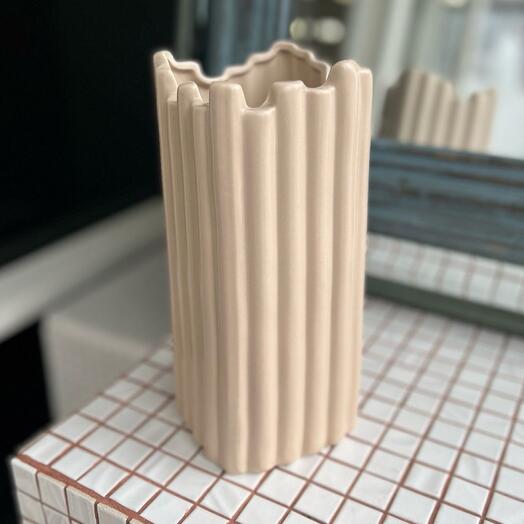 Керамическая ваза