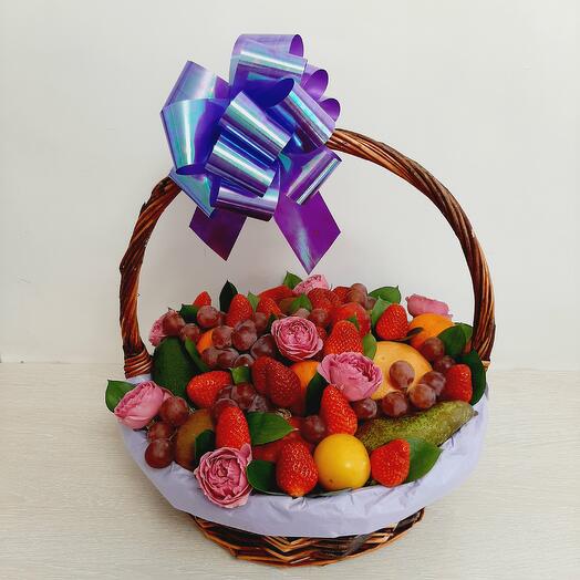 Fruit basket with flowers