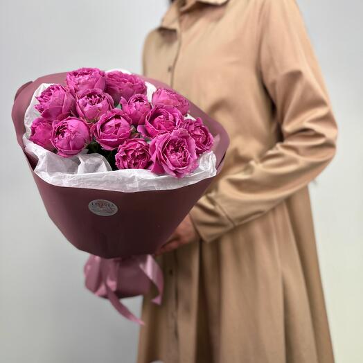 Bouquet of purple bush roses