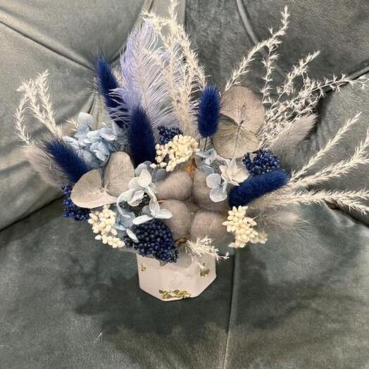 Композиция из стабилизированных цветов в сине-голубых оттенках ❄️💙