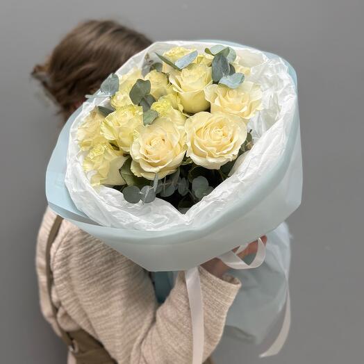 Monobloque de rosas blancas