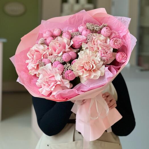 Розы и клубника в шоколаде