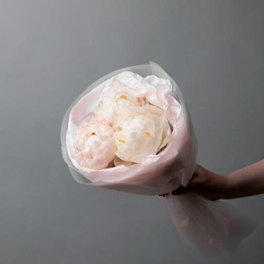 Букет из 3 пионов Bowl of cream