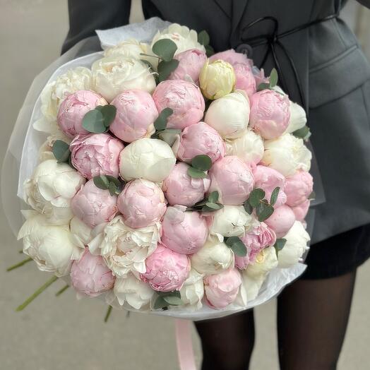 Пион 51 шт. микс белых с розовым