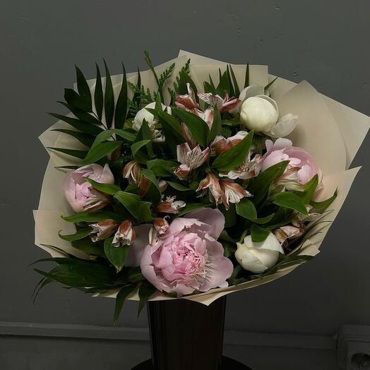Ramo de 7 peonias