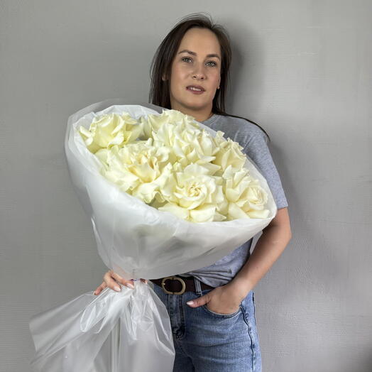 Белые, кружевные французские розы