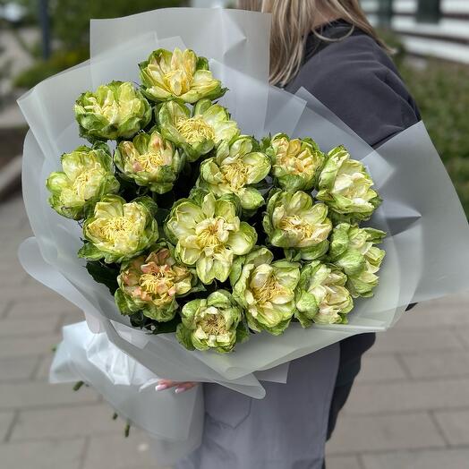 Букет из пионовидных роз veggie 15 штук