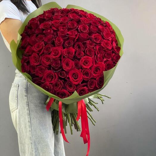 101 бордовая роза 60 сантиметров