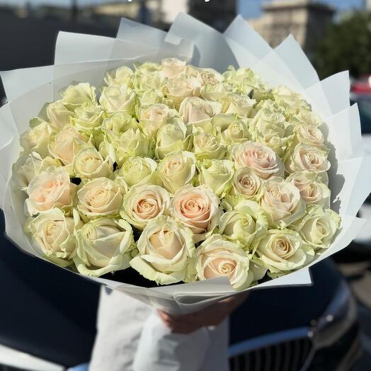Букет из 51 нежных розочек