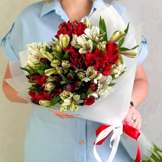 Букет «Красное/Белое» с альстромерией