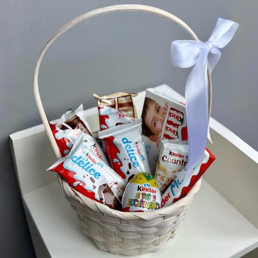 Корзина сладостей kinder