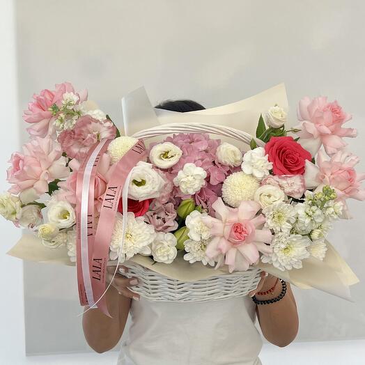 Композиция из нежных цветов