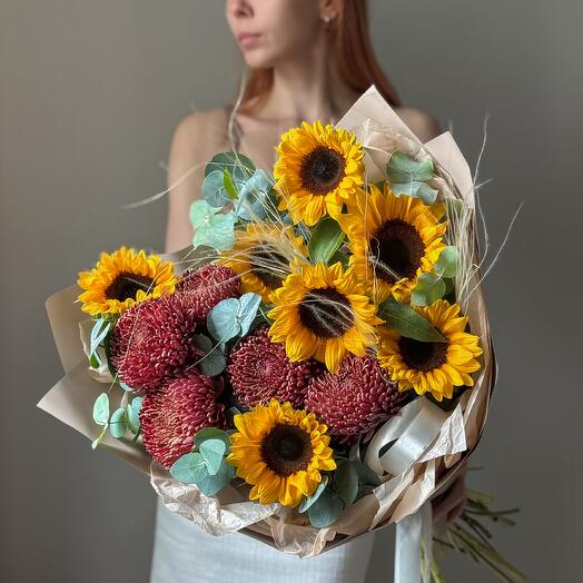 Букет с подсолнухами и винными хризантемами Veresk 830