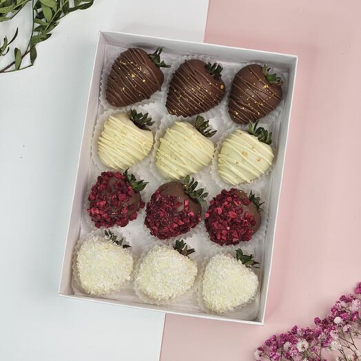 Набор клубники в шоколаде "Chocolove 12"