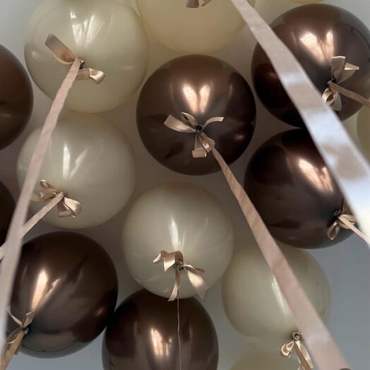 Шары для потолка: шоколадный трюфель хром + молочно-бежевый на атласных лентах 🎀 Тренд 2026