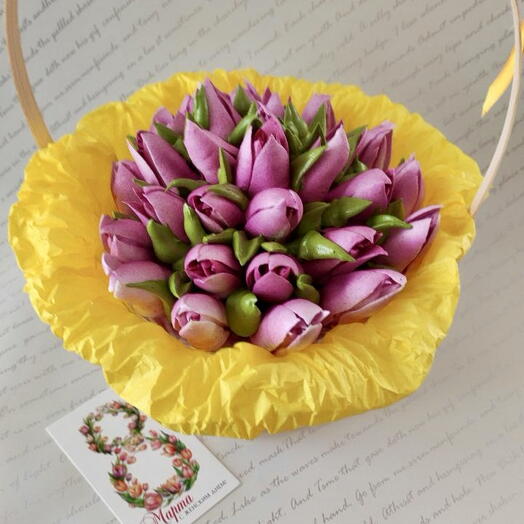 Тюльпаны из зефира в корзинке