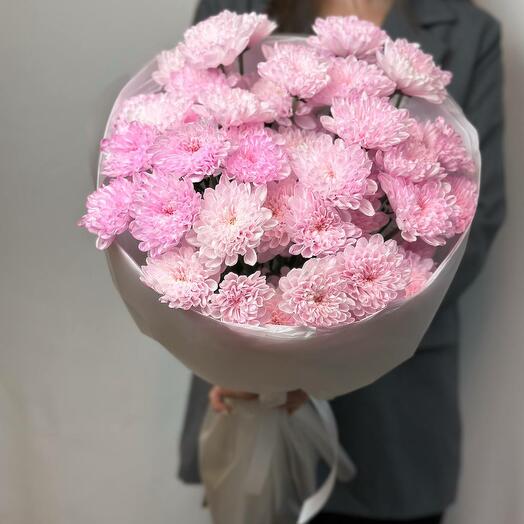 Пышный букет из 7 розовых хризантем