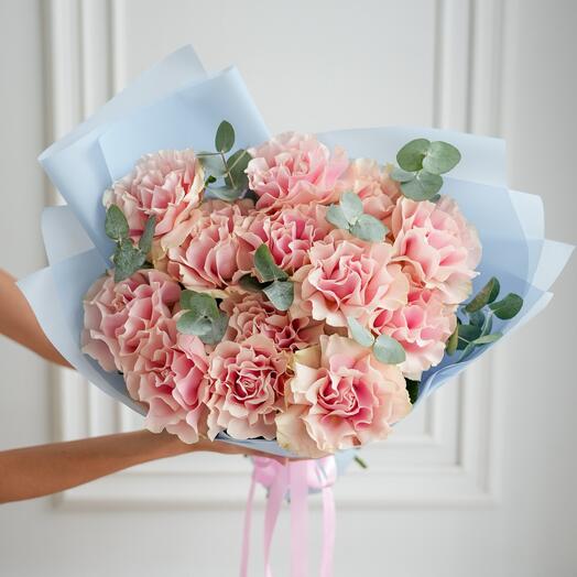 Букет из нежных ажурных роз