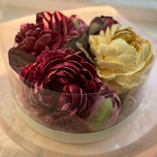 Flores de malvavisco en una Caja de sombrero de 21 cm