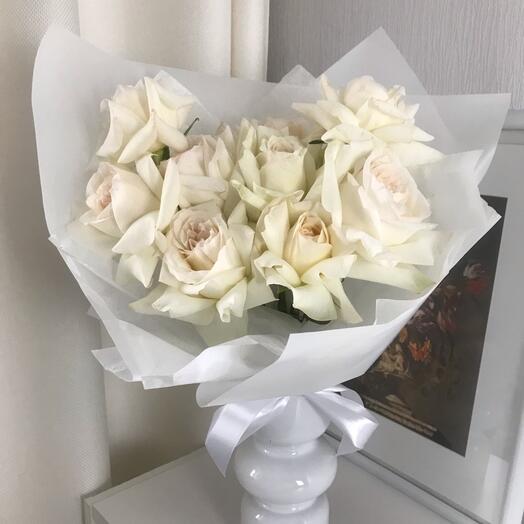 Монобукет из белый роз White O Hara