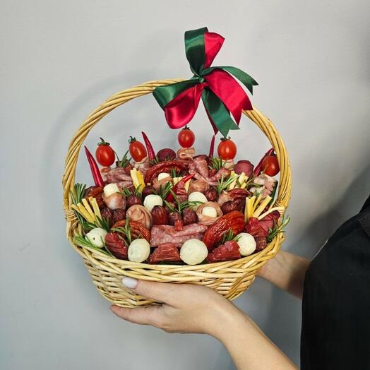 Подарочная корзинка с колбасами арт. 10221 в Хабаровске