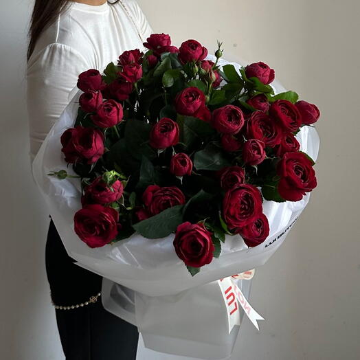 Букет "10 кустовых роз Red Piano"