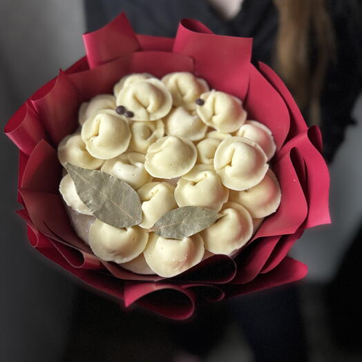 Букет из 22 шоколадных пельменей в «бордо» для мамы