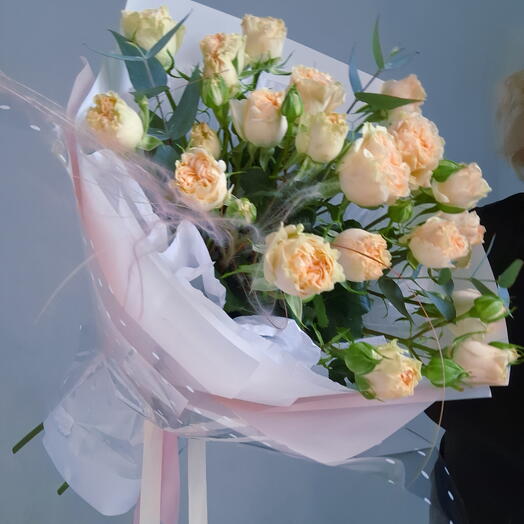 5 PIONES Roses