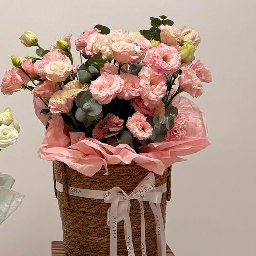 Кашпо из Лизиантусов