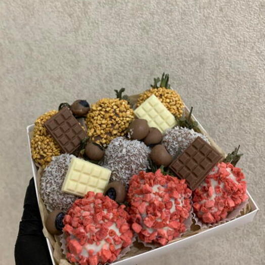 Клубника в шоколаде 9 шт