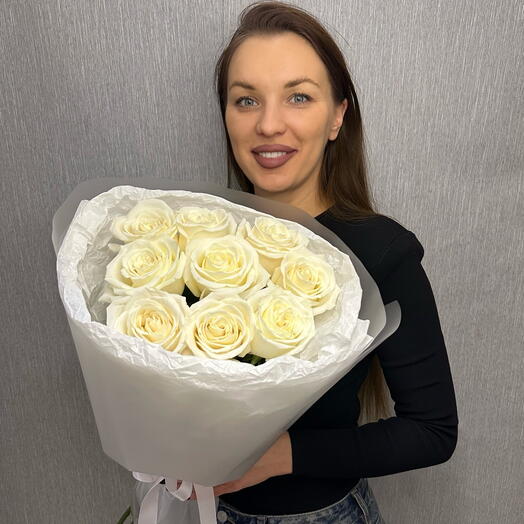 Букет из 9 белых эквадорских роз 60см