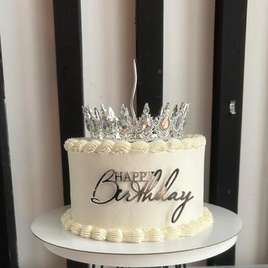 Торт в короной "Happy Birthday"
