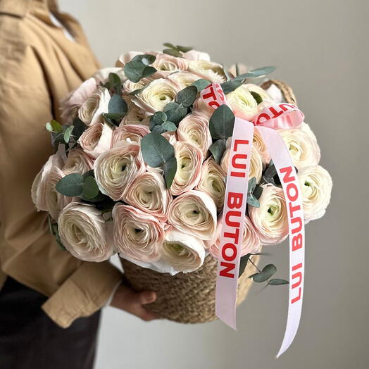 Композиция "Невероятные ранункулюсы"