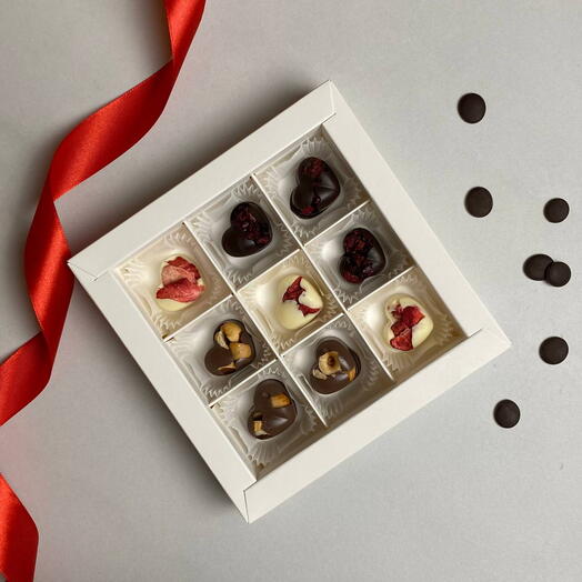 Ассорти конфет из темперированного шоколада для мамы, любимой, ручной работы на 8 марта