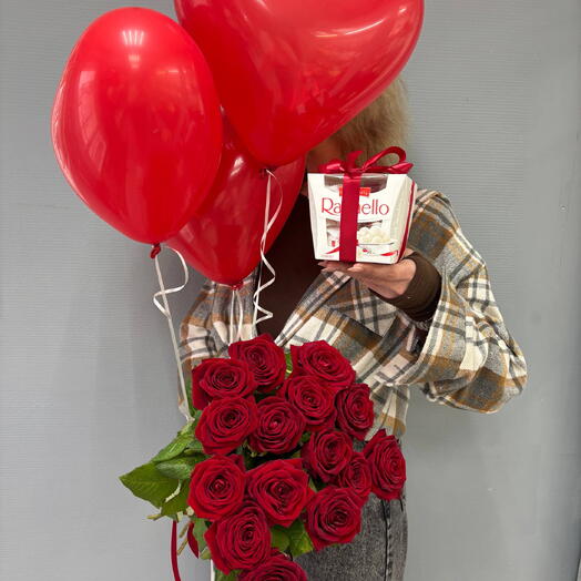 15 красных роз,шары и раффаэлло доя любимой